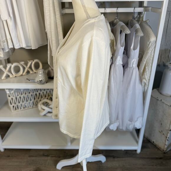 Croft & Barrow Women's Sz L Cream Beaded Floral Applique Cardigan Sweater #3428 - Picture 8 of 8